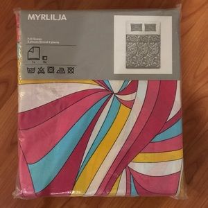 New Ikea queen quilt cover and two pillowcase